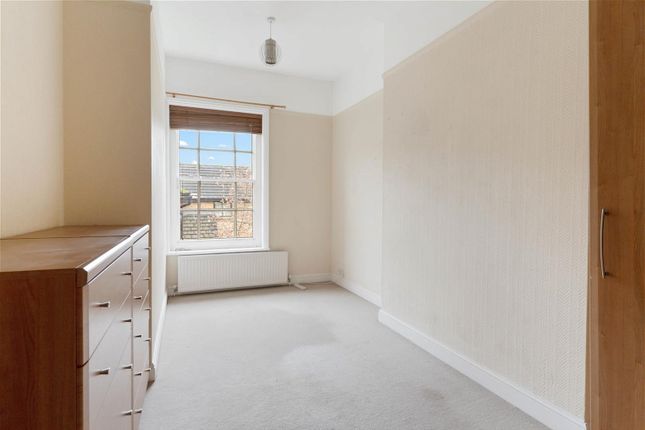 Flat for sale in Rayleigh Road, Hutton, Brentwood
