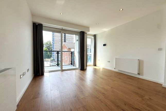 12 Brooklands House, Market Street, Addlestone photo 4