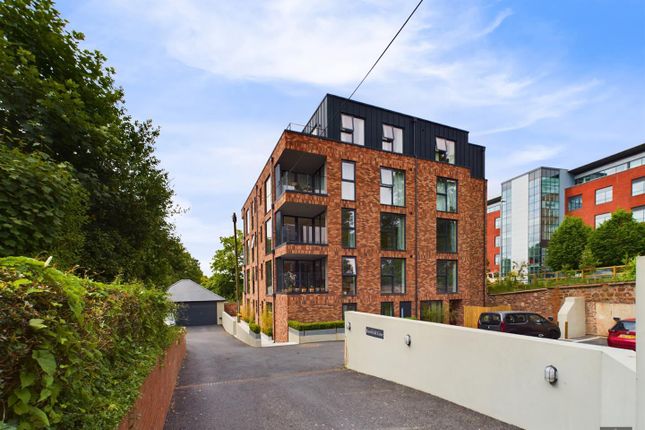 Thumbnail Flat for sale in Barnfield Road, St. Leonards, Exeter