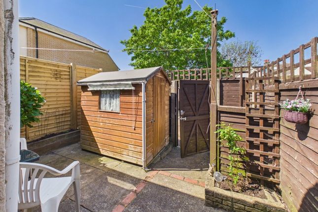 29, Southview Close, Southwick photo 3