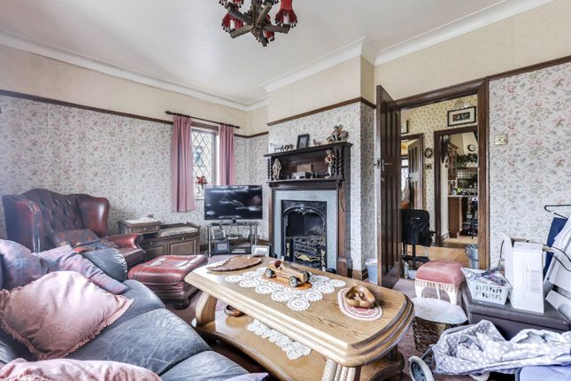 23, Crowther Avenue, Pudsey photo 3