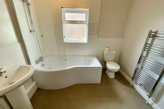 25, Holliers Hill, Bexhill-on-Sea photo 3
