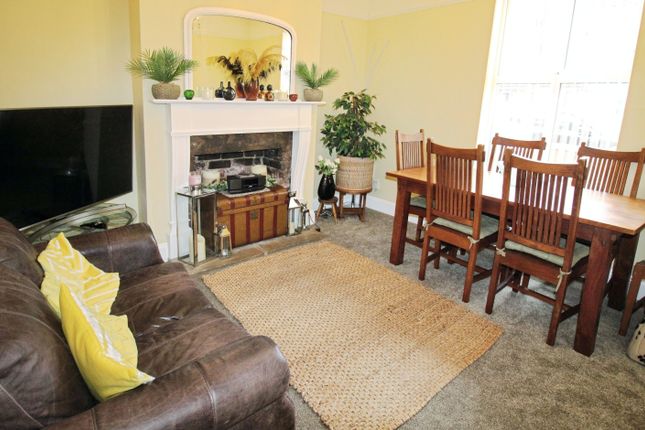 68, Earl Street, Grimsby photo 3