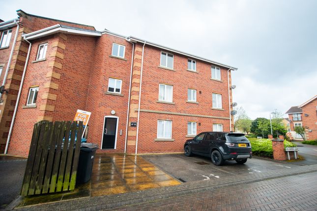 Flat to rent in Lock Keepers Court, Hull
