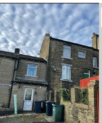 Thumbnail Terraced house to rent in Moss Street, Thornton