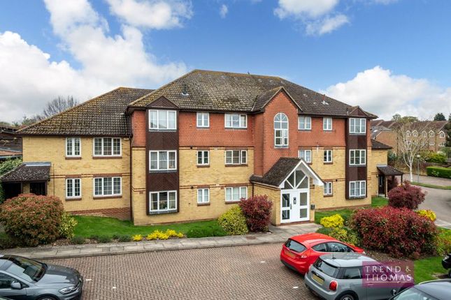 Flat for sale in Thompson Way, Rickmansworth