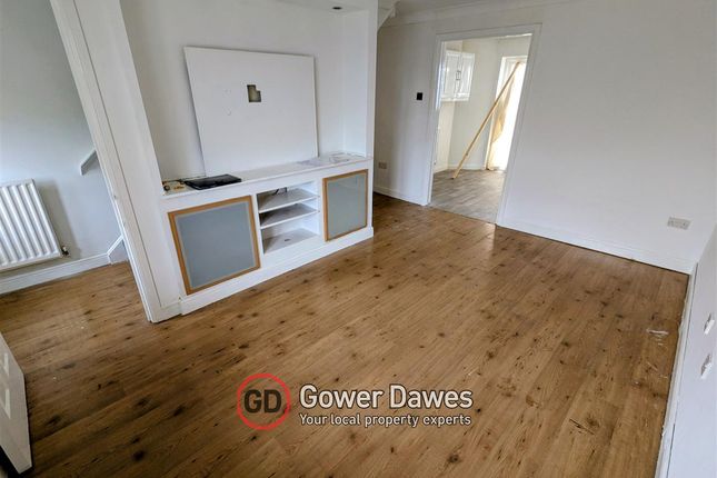 99, Cole Avenue, Chadwell St.Mary photo 2