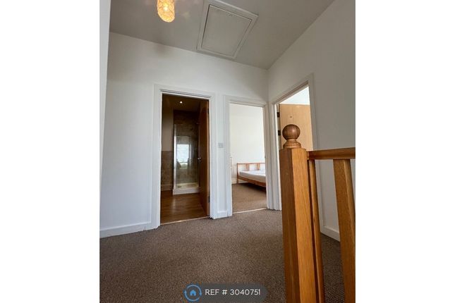 Flat, Bronwydd Road, Carmarthen photo 3