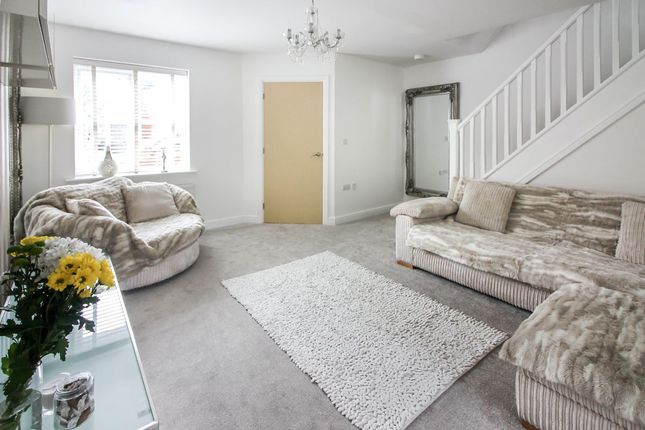 11 Viscount Drive, Manchester photo 4