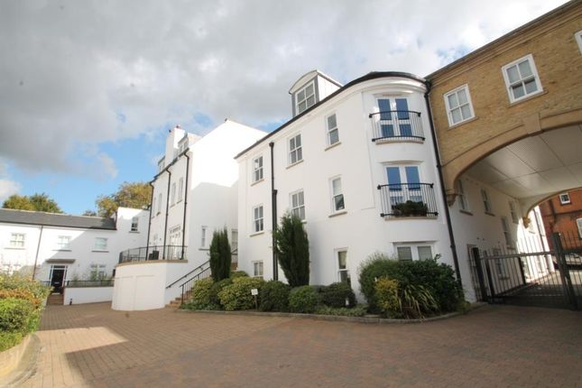 Flat to rent in King Henry Mews, Harrow-On-The-Hill, Harrow