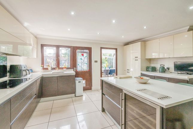 Hillcrest, Sandown Road, Orsett photo 3