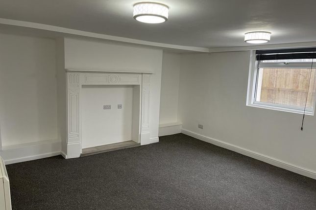Basement Flat, 108, Austhorpe Road, Cross Gates photo 2