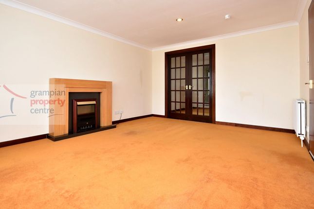 16 Waulkmill Grove, Elgin photo 4