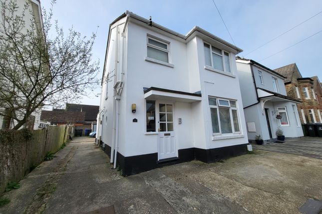 Thumbnail Flat for sale in Gladstone Road, Parkstone, Poole