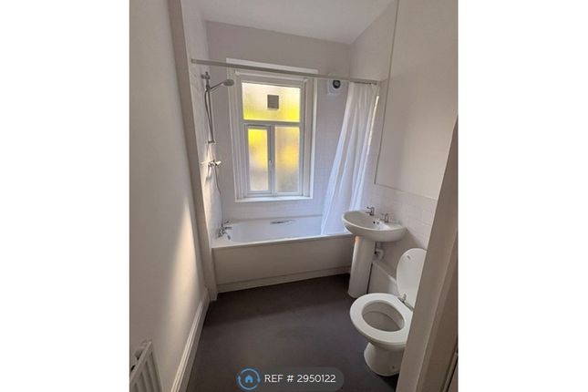 Flat, Overleasowe Eleanor Road, Prenton photo 2
