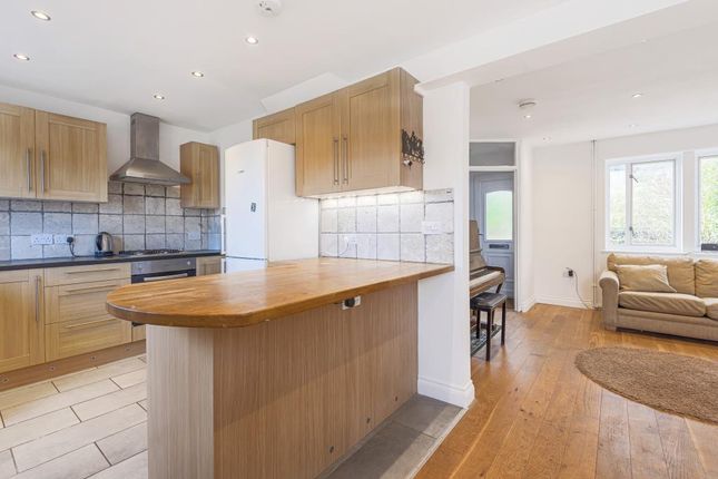 26 Glenister Road, Chesham, Chesham photo 5