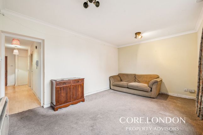 Flat Flat 1, Greenlaw Court, Mount Park Road, London photo 4