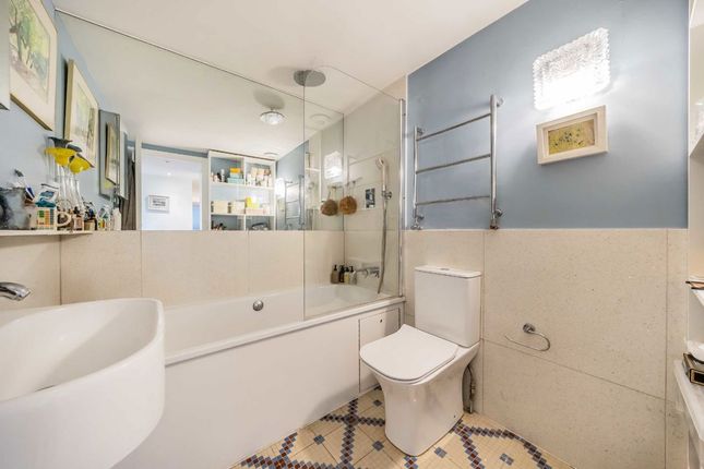 56A, Lancaster Road, London photo 4