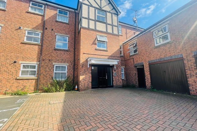 Thumbnail Flat to rent in Creed Way, West Bromwich