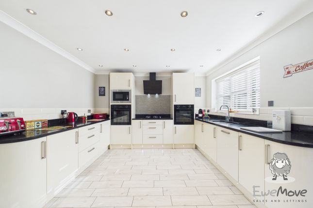 22, Camellia Gardens, St. Helens photo 4