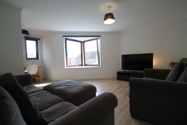 Thumbnail Flat to rent in Roseangle, Dundee