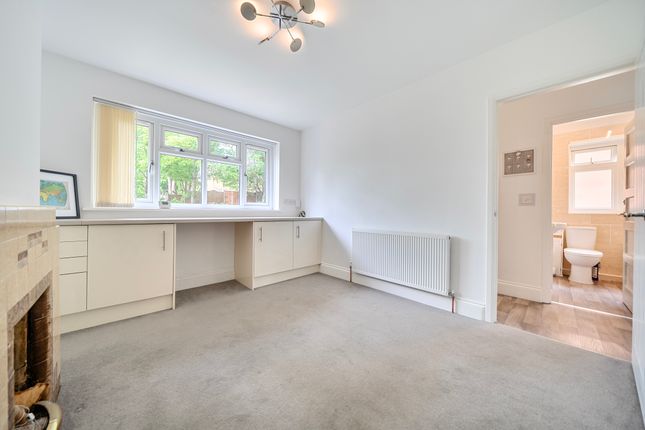 28, Vale Drive, Southampton photo 5