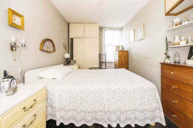 Flat for sale in Tachbrook Street, London