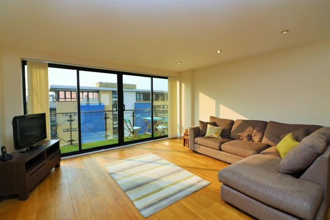 Thumbnail Flat to rent in Ocean Wharf, 60 Westferry Road