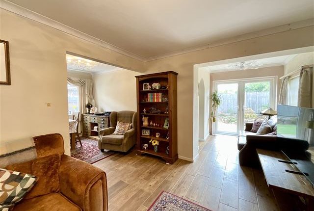 81, The Oval North Anston, Sheffield photo 3