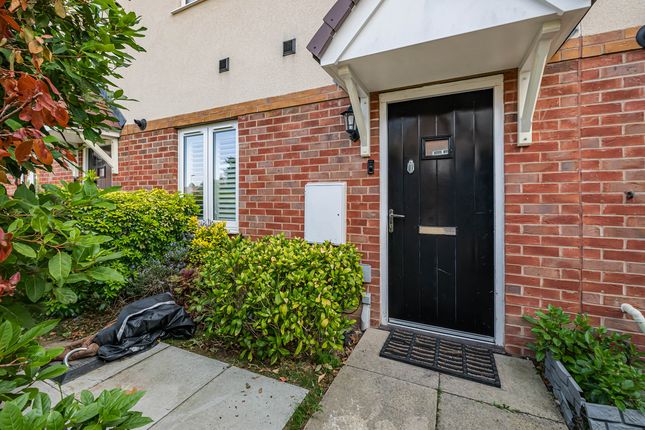 5, Stilwell Close, Orpington photo 4