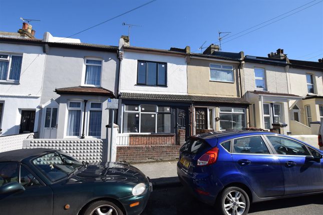 Terraced house to rent in Chaucer Road, Gillingham