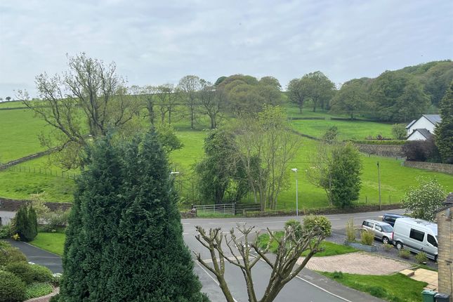 14, Fearnley Court, Holmfirth photo 4