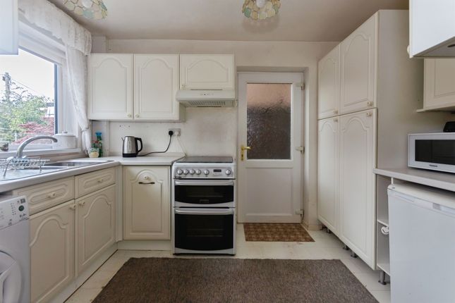 129, Pinewood Drive, BIRMINGHAM photo 4