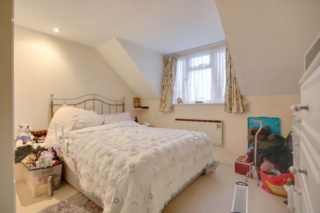 90, Mahon Close, Enfield photo 4