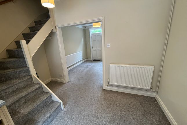 Terraced house to rent in Grays Road, Louth
