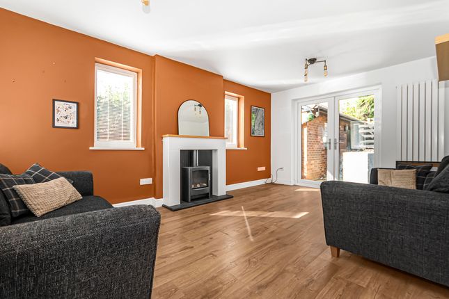 5 Moray Close, Bury photo 4