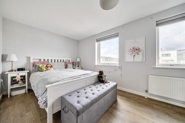 Flat 6, 3, Ted Bates Road, Hampshire photo 4