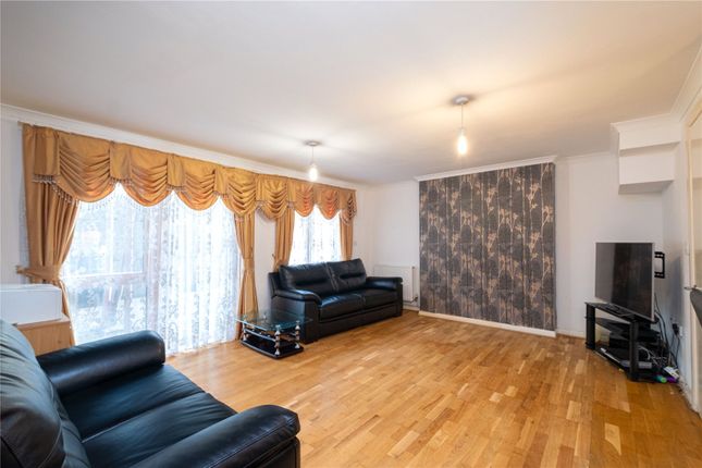 Thumbnail Flat for sale in Wesley Close, Islington, London