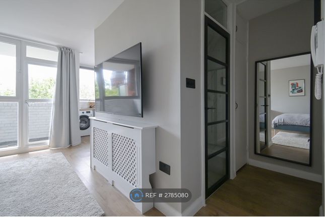 Vauxhall Bridge Road, Flat  Morgan House, London photo 3