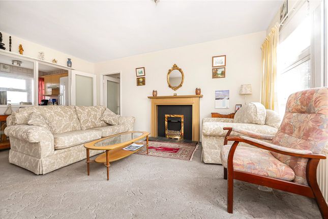 20 Thurnby Court,, Wellesley Road, Twickenham photo 2