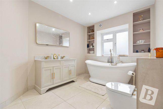 6, Mashiters Hill, Romford photo 4