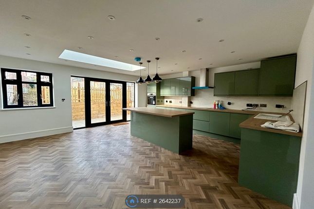 Lullingstone Crescent, Orpington photo 3