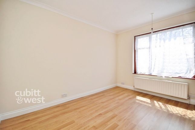 12, Elmbrook Road, Sutton photo 4