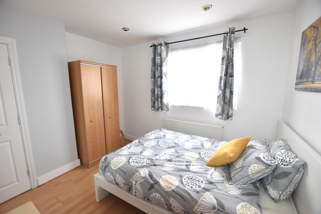 Thumbnail Room to rent in Acton Lane, London