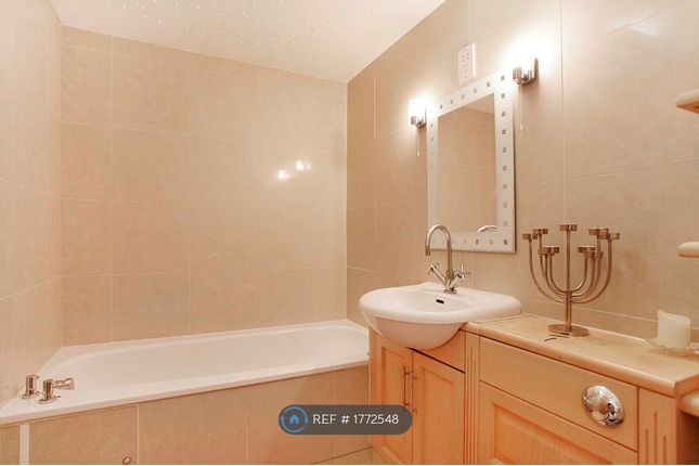 Hartfield Crescent, Ground Floor Flat, London photo 4