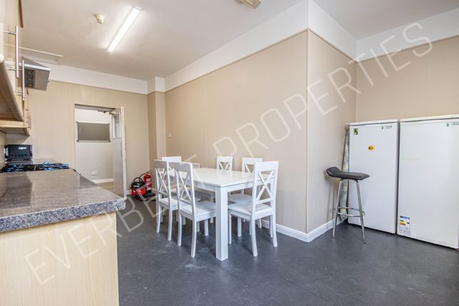 Room 6,, 65c Heaton Road, Newcastle upon Tyne photo 5