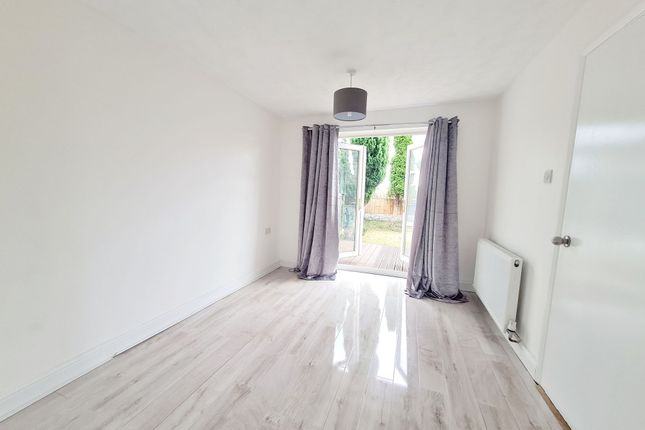 23 Marston Close, Manchester photo 4