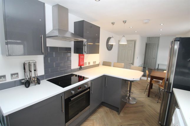 Rhymney Street, Cathays photo 2