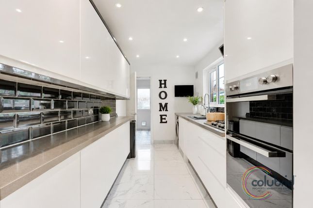2, Houblon Drive, Chelmsford photo 4