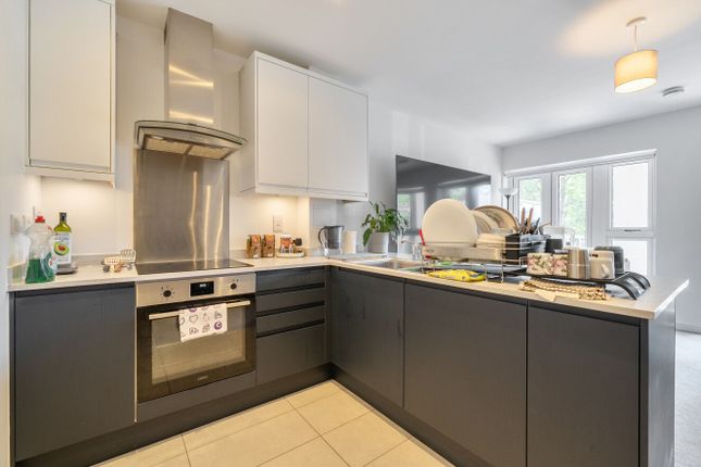 8, Cushing House, Purley photo 3